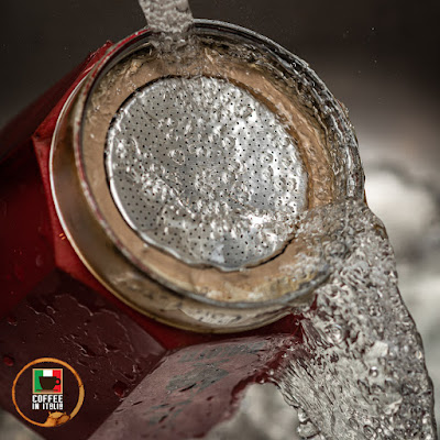 moka pot cleaning with vinegar - filter