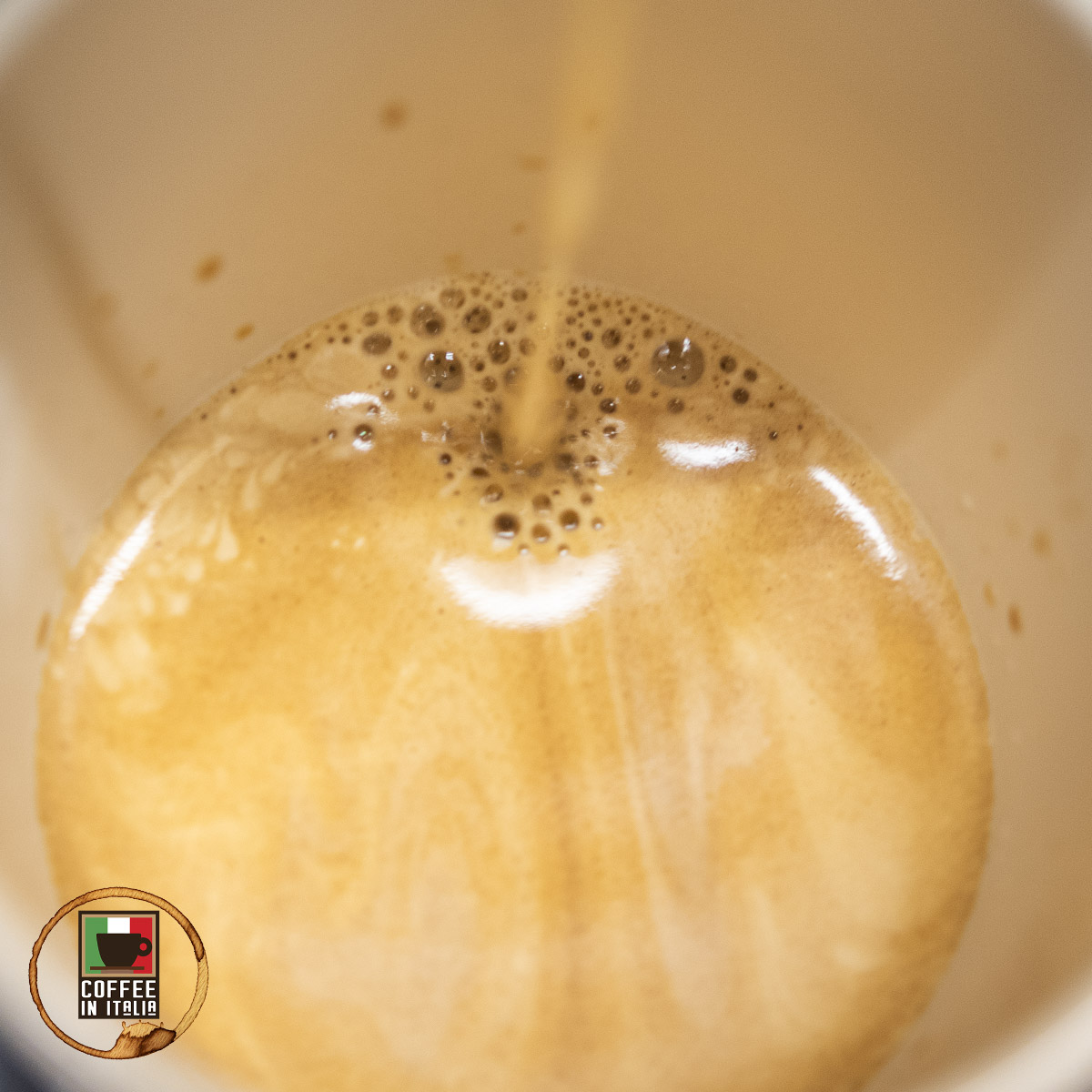 Review DeLonghi Essenza Mini - Crema and Espresso