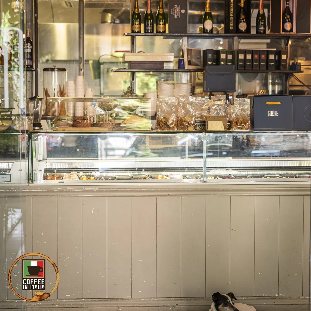 Casa Manfredi - Ordering At The Bar