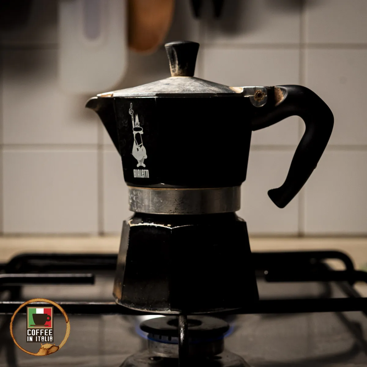 Italian Moka Pot - While Brewing